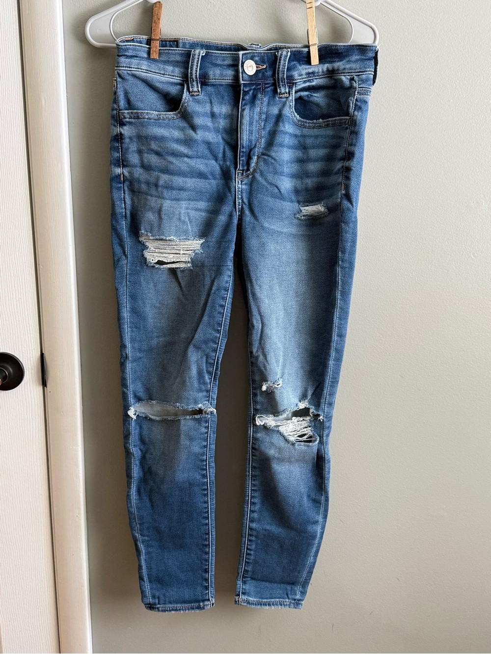 American Eagle Outfitters Ripped Light Blue Skinny Jeggings